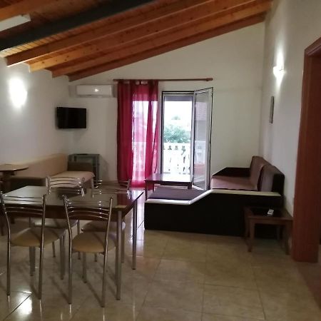 Irini Apartments Keramoti  Bagian luar foto