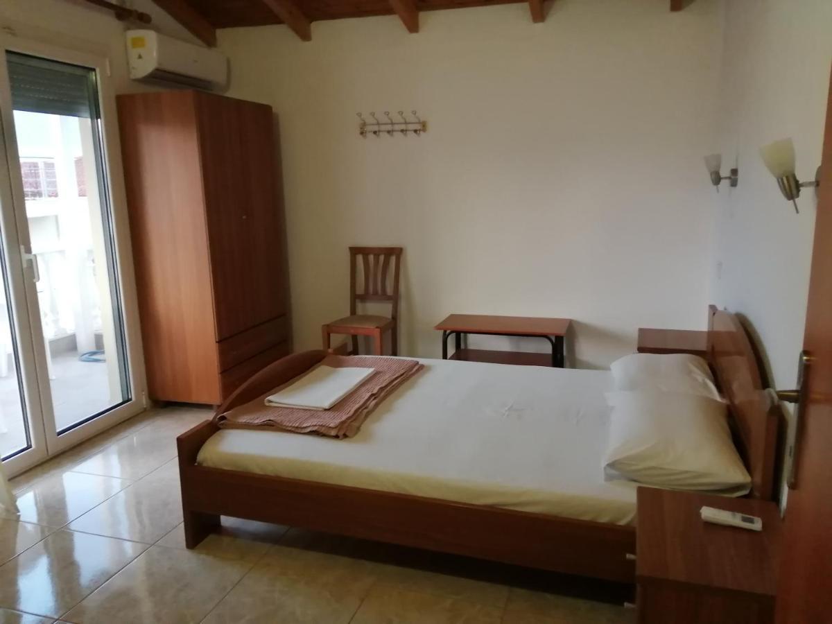 Irini Apartments Keramoti  Bagian luar foto