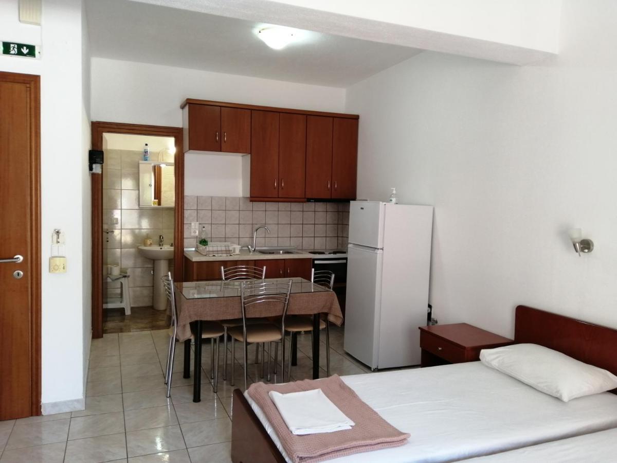 Irini Apartments Keramoti  Bagian luar foto