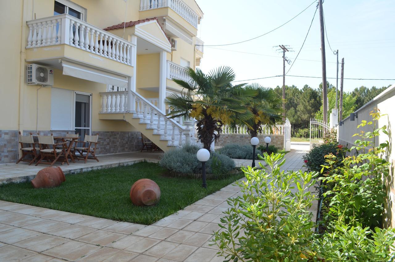 Irini Apartments Keramoti  Bagian luar foto