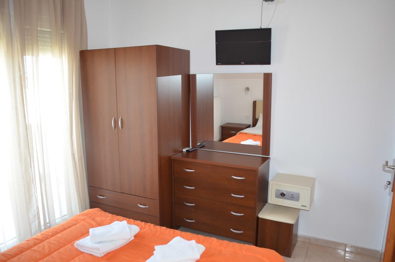 Irini Apartments Keramoti  Bagian luar foto