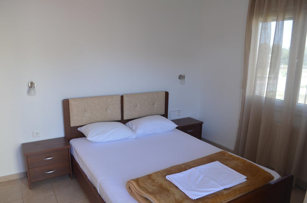 Irini Apartments Keramoti  Bagian luar foto